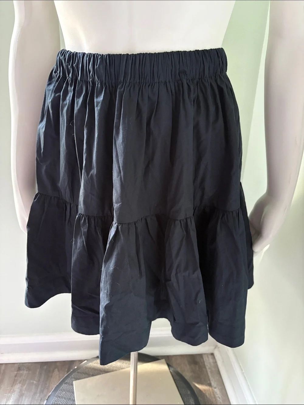 NWT Abercrombie & Fitch Tiered Poplin Mini Skirt in Black Size Medium